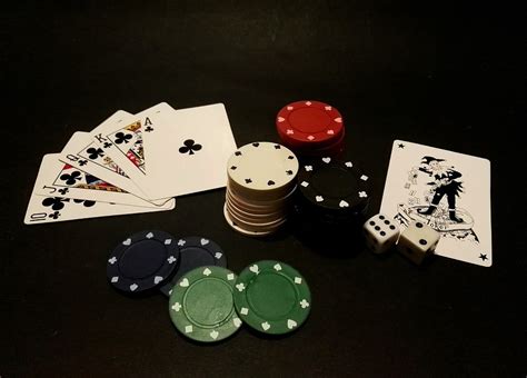 Dados De Poker Com Capa De Couro