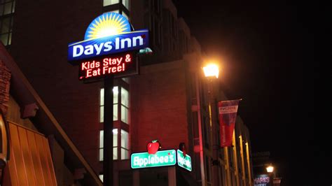Days Inn Clifton Hill Casino Niagara Falls Ontario