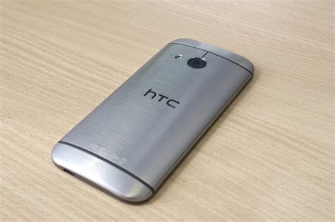 Htc Um Mini 2 Com Um Cartao Micro Sd