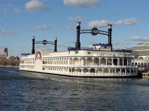 Illinois Riverboat Casino Lei