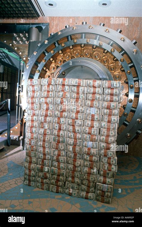 Jogar Money Vault Com Dinheiro Real