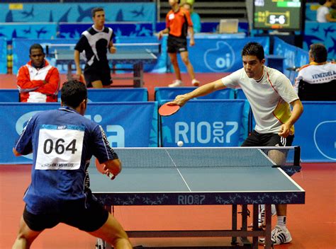 Jogo Envolvendo Bolas De Ping Pong