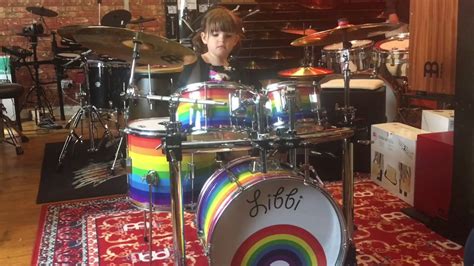 Jogue Rainbow Drums Online