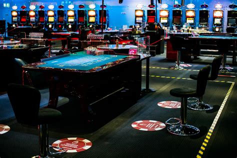 Jovens Em Situacao De Risco Noite De Casino