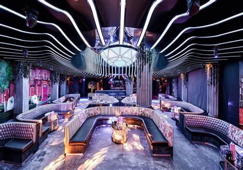 Luxury Club Blaze