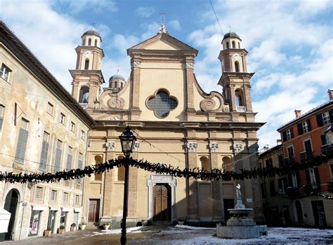 Sala De Fenda De Novi Ligure