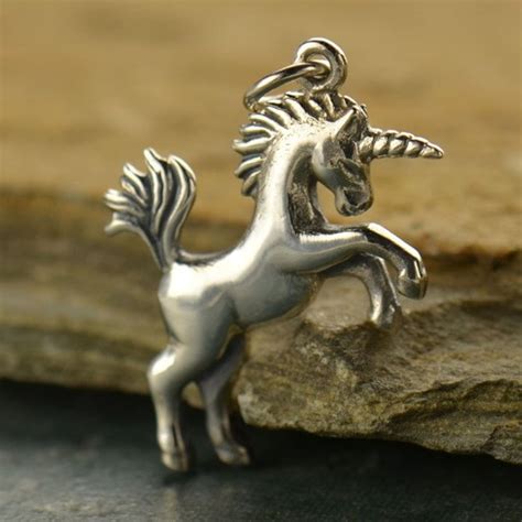 Silver Unicorn Betsul