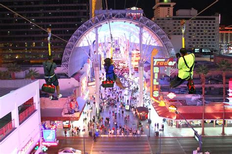 Slotzilla Tirolesa Em Fremont Street